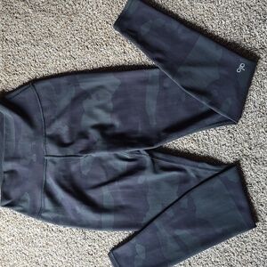 ALO Yoga Camo High-Waisted Leggings